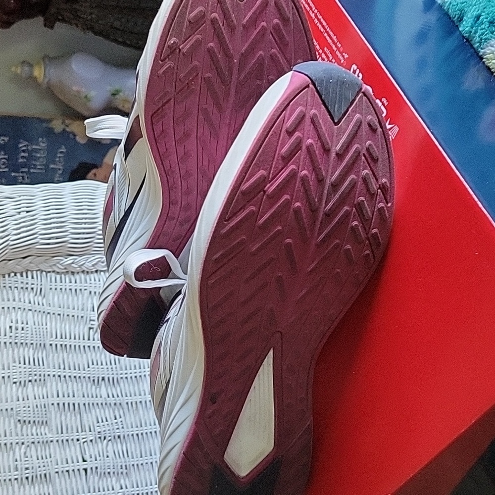 New In Box,~ Reeboks - Picture 4 of 9